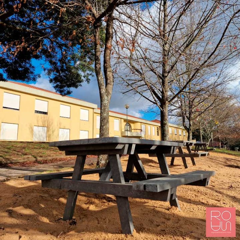 TAULA DE PÍCNIC PORTO DE PLÀSTIC 100% RECICLAT